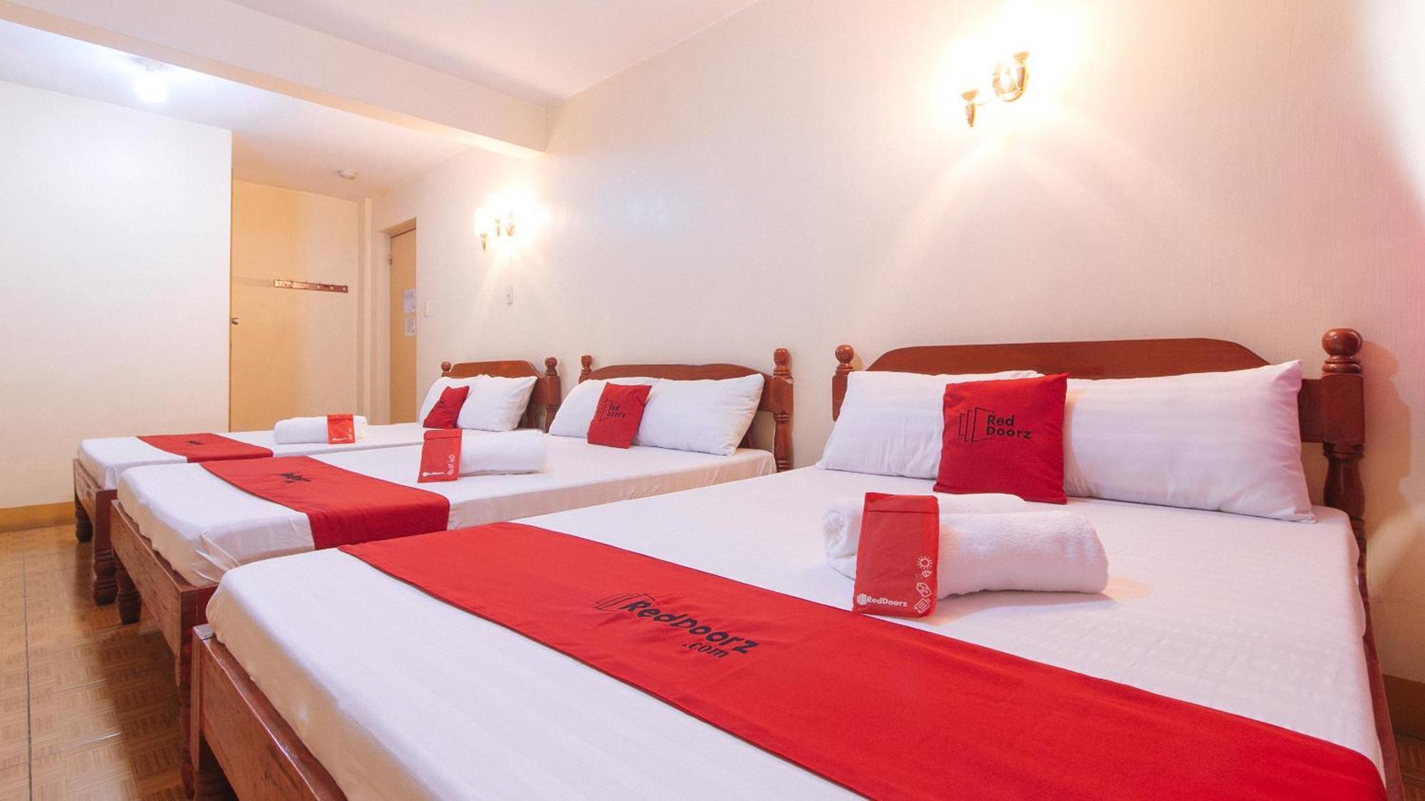 Reddoorz @ Golden Victory Hotel Mabalacat Pampanga Esterno foto